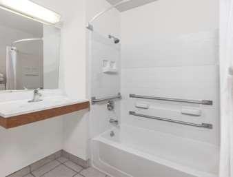 Hotel Super 8 By Wyndham Ky 2*