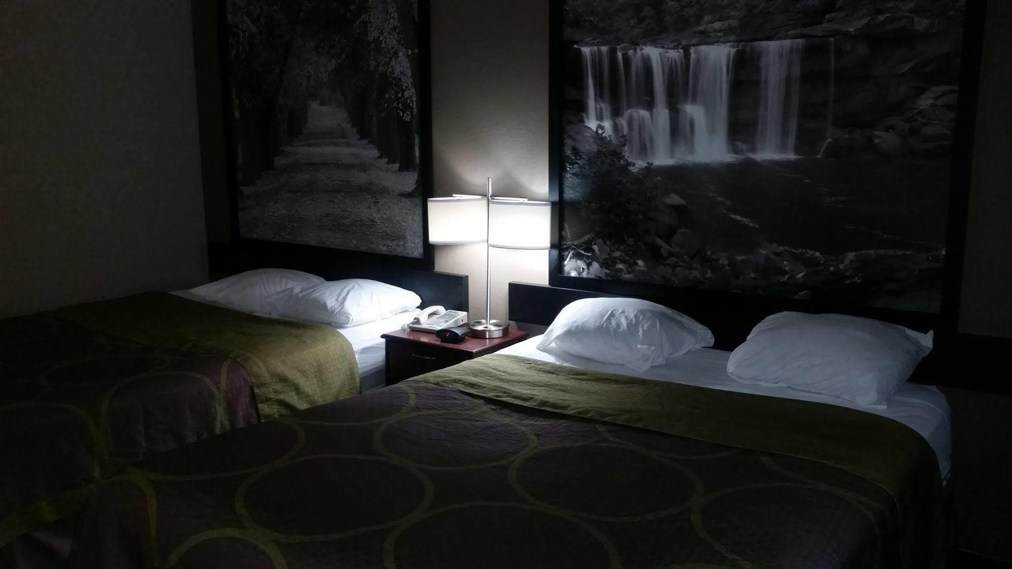 Super 8 By Wyndham Ky 2*